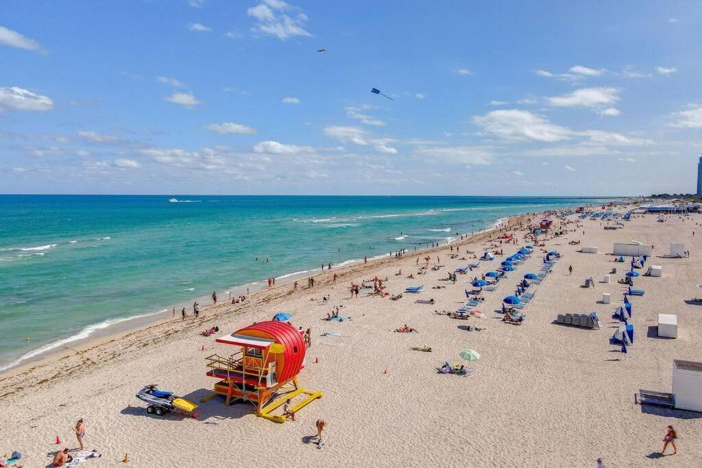 Escape 2 Beach, Ocean Dr Deco With 2 Queen Beds Appartamento *